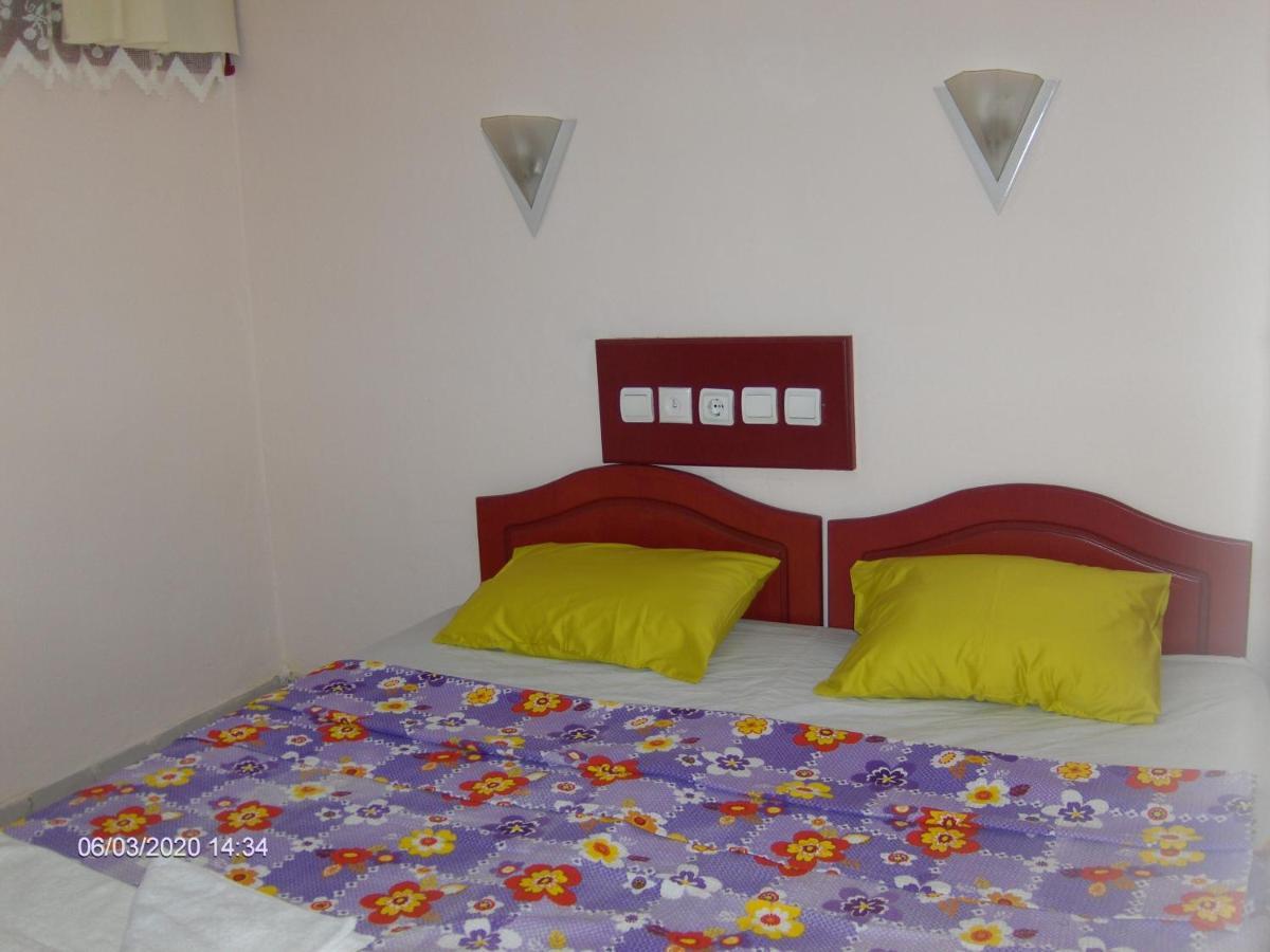 Odessa Otel Avsallar Buitenkant foto